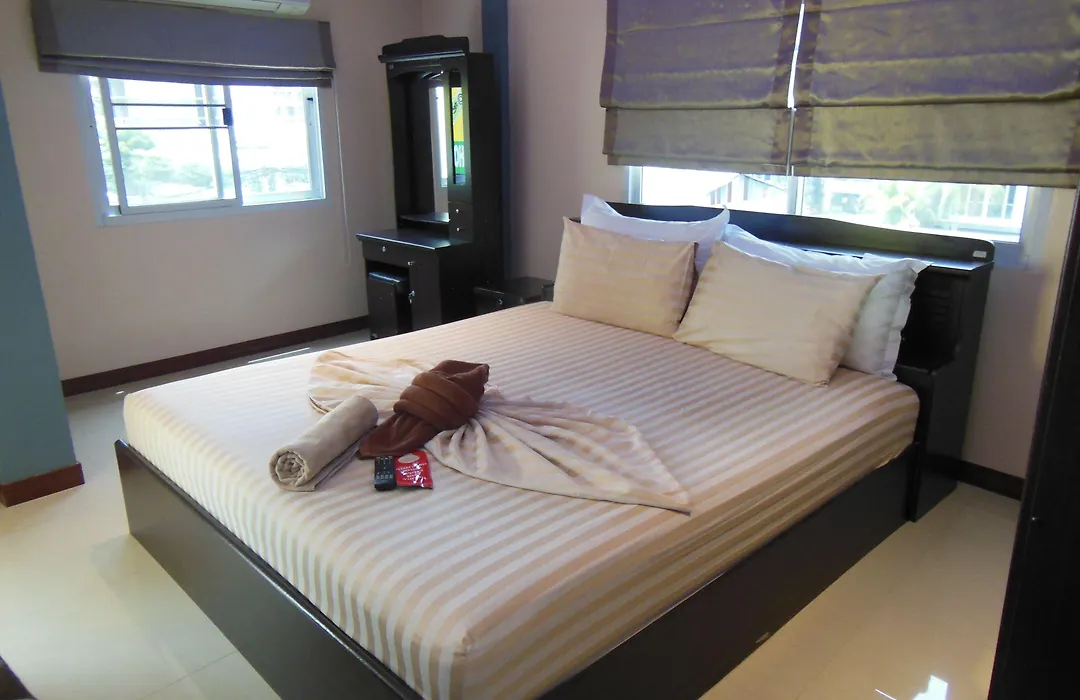 Boomerang Guesthouse And Bar-1
