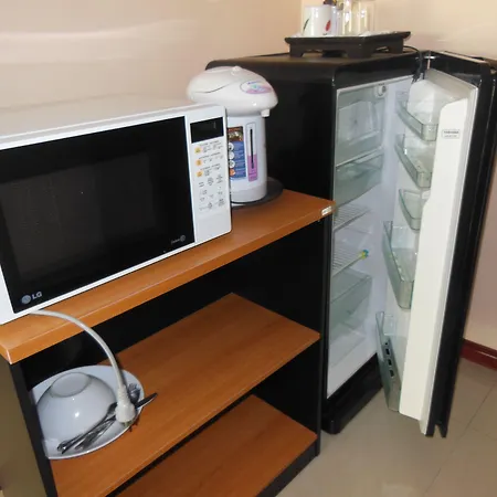 Boomerang Guesthouse And Bar-3